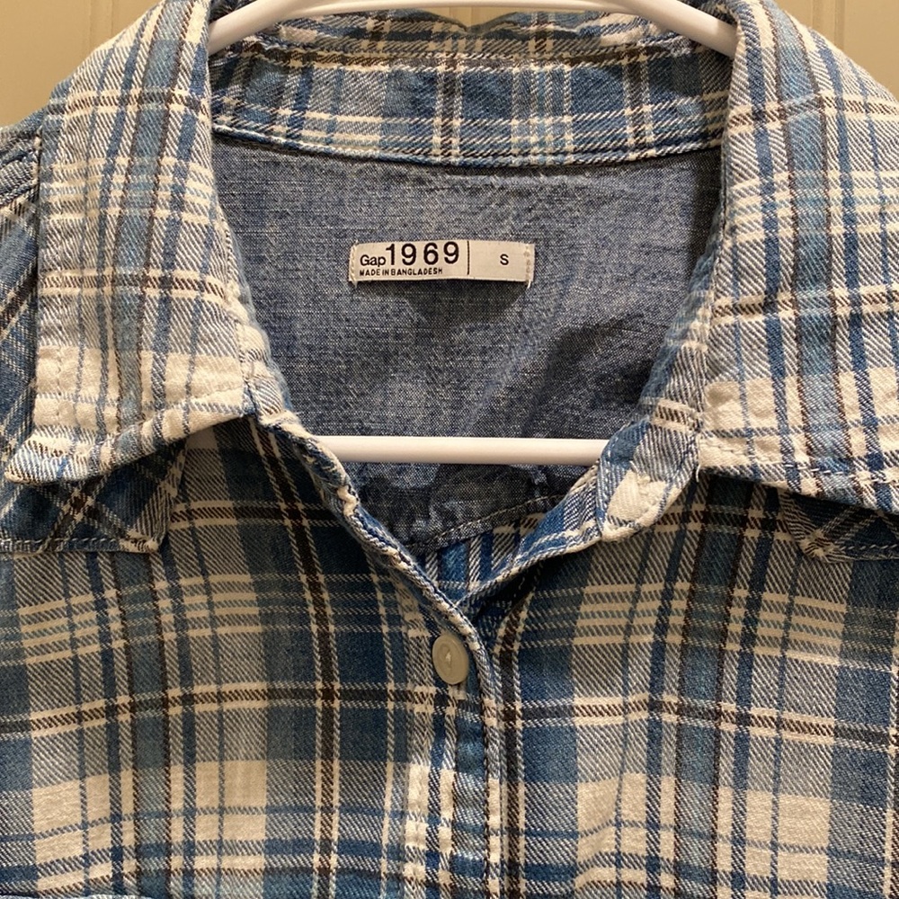 Blue plaid Gap button-up shirt